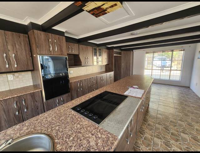 3 BEDROOM HOUSE FOR SALE IN ALBERTSDAL